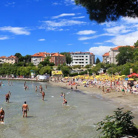 Apartment By The Sea - 25041 *