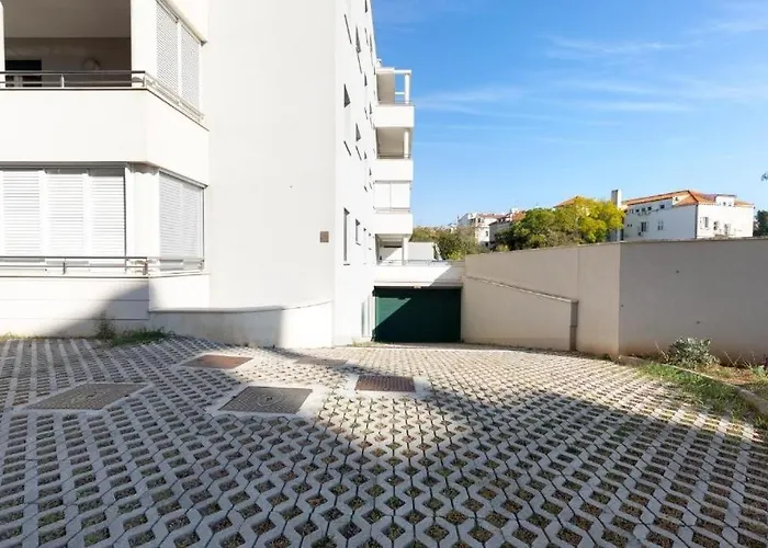 Apartment By The Sea - 25041